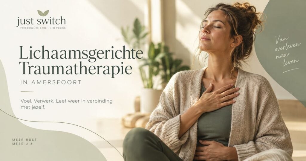 Vrouw in rust met hand op haar hart tijdens lichaamsgerichte traumatherapie
